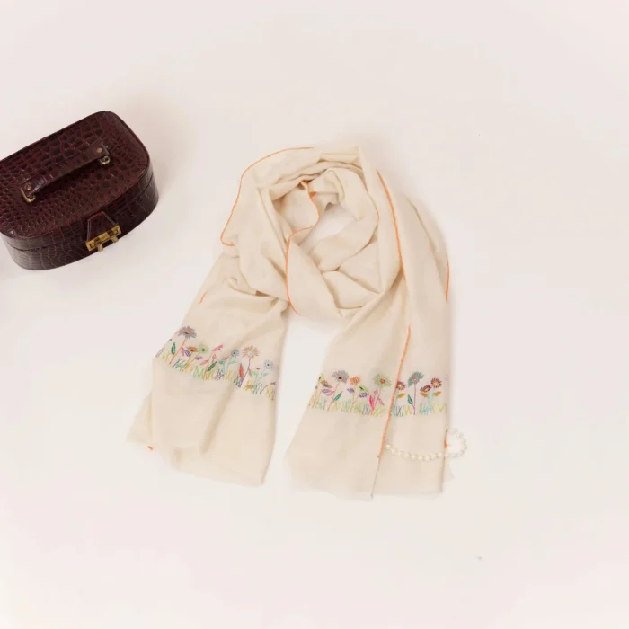 White Palldar Kashmiri Pashmina Scarf with Handwoven Sozni Floral Work